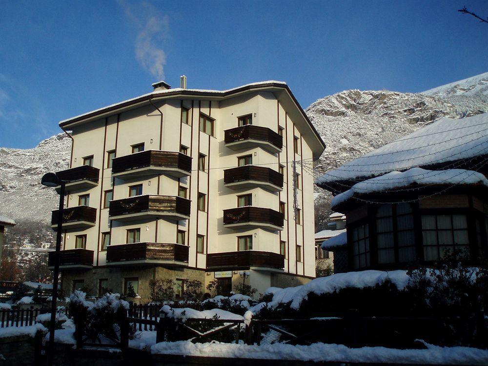 Hotel Au Soleil Saint-Vincent Exteriör bild