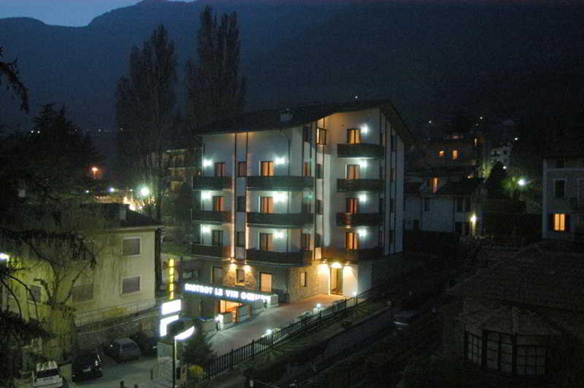 Hotel Au Soleil Saint-Vincent Exteriör bild