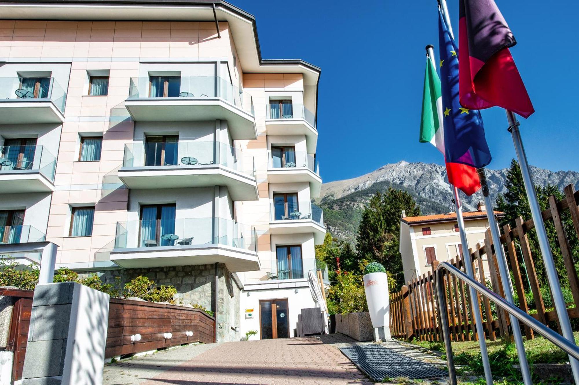 Hotel Au Soleil Saint-Vincent Exteriör bild
