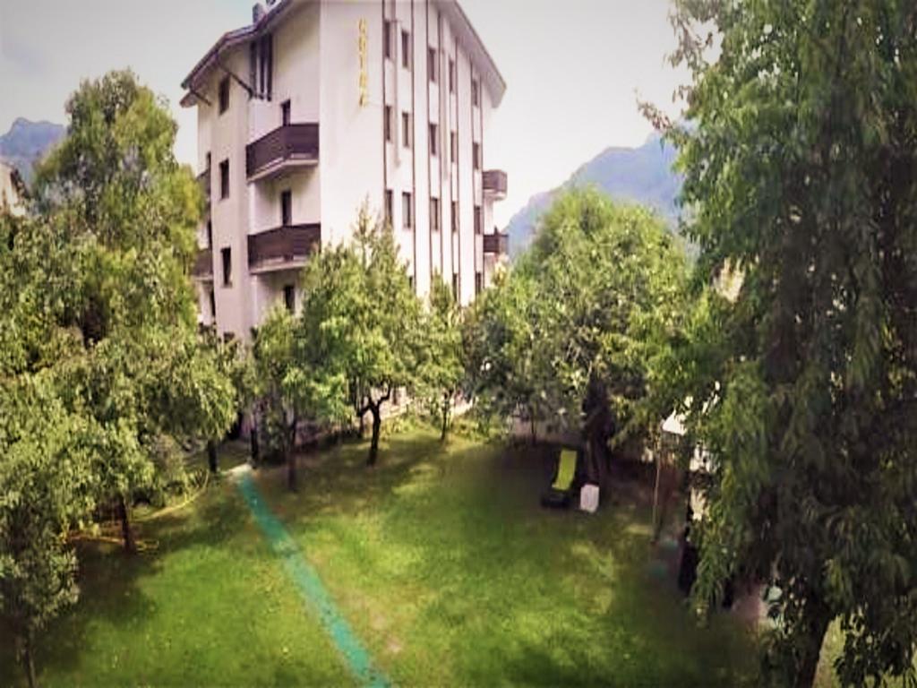 Hotel Au Soleil Saint-Vincent Exteriör bild
